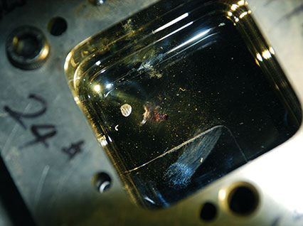 <a href='http://m.jamosaic.com/product/3.htm' class='text_a'>模具激光焊機</a>修復鏡面模具效果